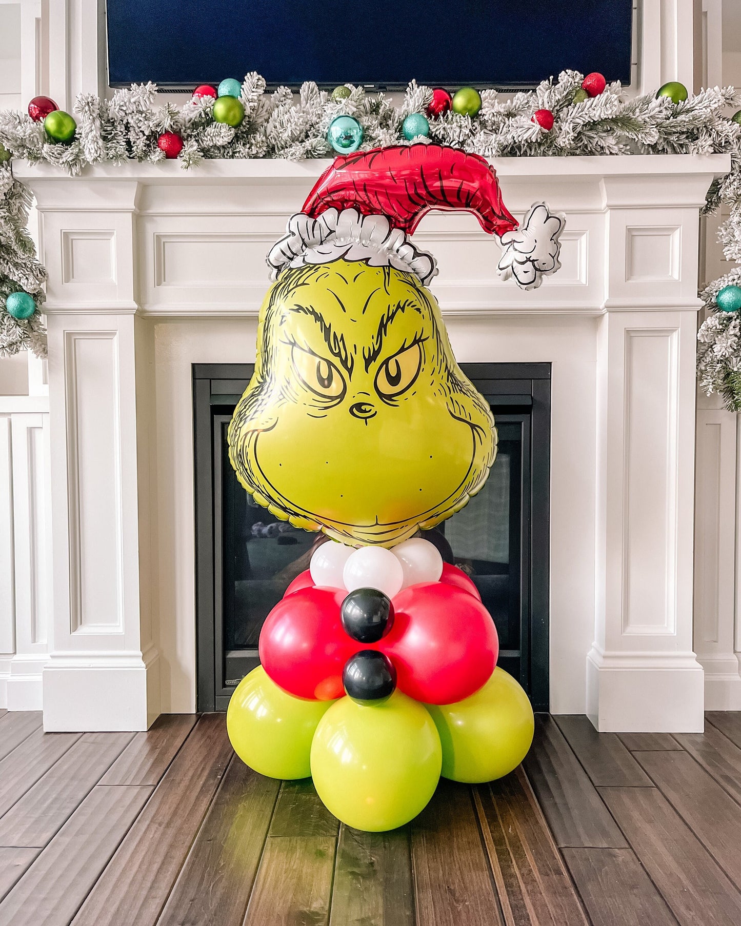 The Grinch Balloon Stack || The Grinch Birthday Party Decor || Christmas Balloons || Kid's Christmas Party Decor